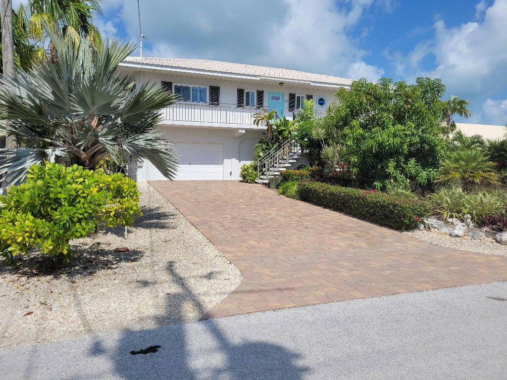 541 11TH ST, KEY COLONY, FL 33051 Single Family Residence For Sale MLS# 605983 RE/MAX pic photo